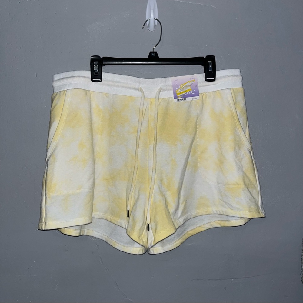 NWT!! Women’s XXL Tie-Dye Shorts